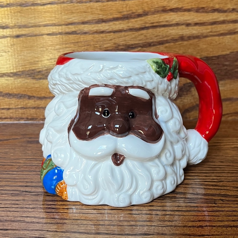 Cosmos Gifts Ceramic African American Santa Christmas Mug